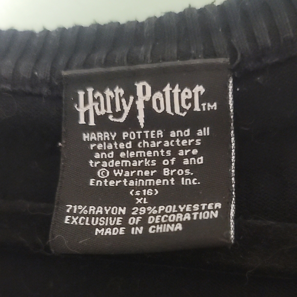 Harry Potter Hufflepuff Cardigan - Picture 2 of 4